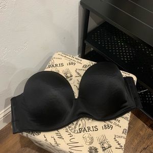 Cacique 40G strapless black bra